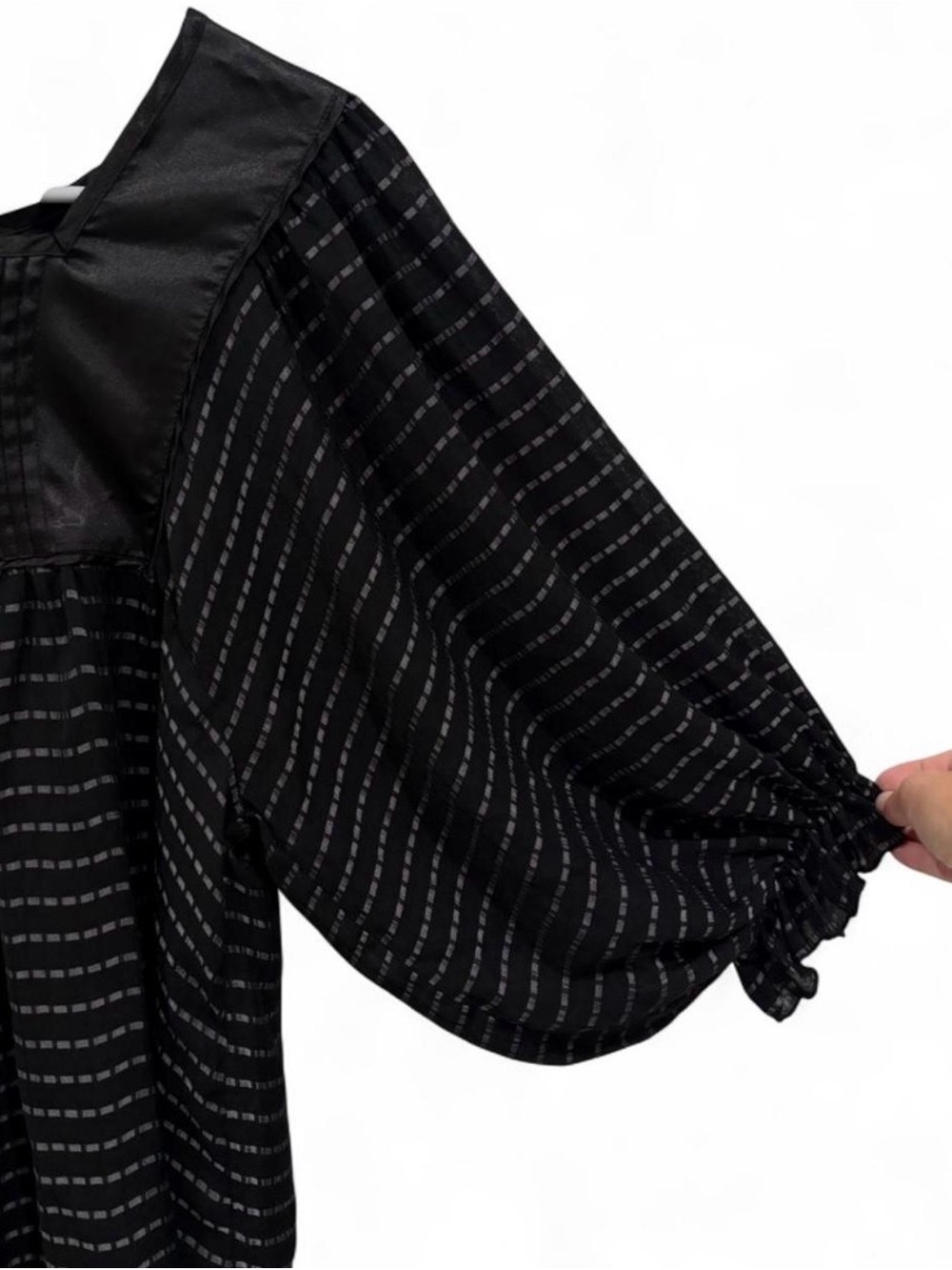 Dahiny Silk Blend Black Striped Pleated Ruffle Sleeve Blouse Small Flowy Satin - Picture 5 of 8